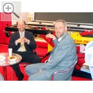 IHM Internationale Handwerksmesse 2005. Friedrich Owald (re.), MVS Maschinen Vertriebs Service ist Ravaglioli Vertriebspartner in Deutschland und langjhriger Branchenfreund von Friedhelm Kugele (li.), SLIFT Hebezeuge.  