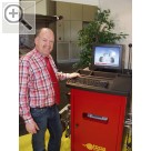 AMITEC 2006 in Leipzig Fredy Walther hat mit seiner Firma den Deutschlandvertrieb der geofix Achsmesscomputer von CEMB  bernommen.  