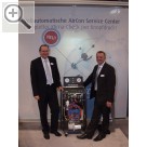 AMITEC 2006 in Leipzig Horst Gottwald (li.) und Guido Sasse, beide in der Vertriebsleitung bei WAECO, sind darauf stolz, dass die neuen Klimagerte komplett am Hauptsitz in Emsdetten gefertigt werden.  Klimaservicegerte
