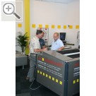 Automechanika 2006 in Frankfurt/Main Mit VARIOFLEX TEC erweitert AHS die LKW Rollenprfstnde um die Mglichkeit der Lastsimulation, speziell fr Auflieger.  