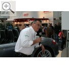 Automechanika 2006 in Frankfurt/Main Funktion und Arbeitsweise des Touchless®, erklrt von Dan Hubbard.  