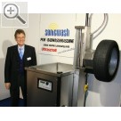 Werkstatt West 2006 Peter Komoll, Mitglied der Geschftsfhrung in der MAHA Vertriebs GmbH, prsentierte zum ersten Mal die neue SONICWASH Rderwaschmaschine.  