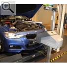 Automechanika 2012 BMW Wokshop Equipment auf der Automechanika 2012 - Digitales Scheinwerfereinstellgert MLT 3000 von MAHA ermglicht eine przise Scheinwerfereinstellung und gleicht Bodenunebenheiten aus. Maha Diagnosetechnik - Scheinwerfereinstellgerte